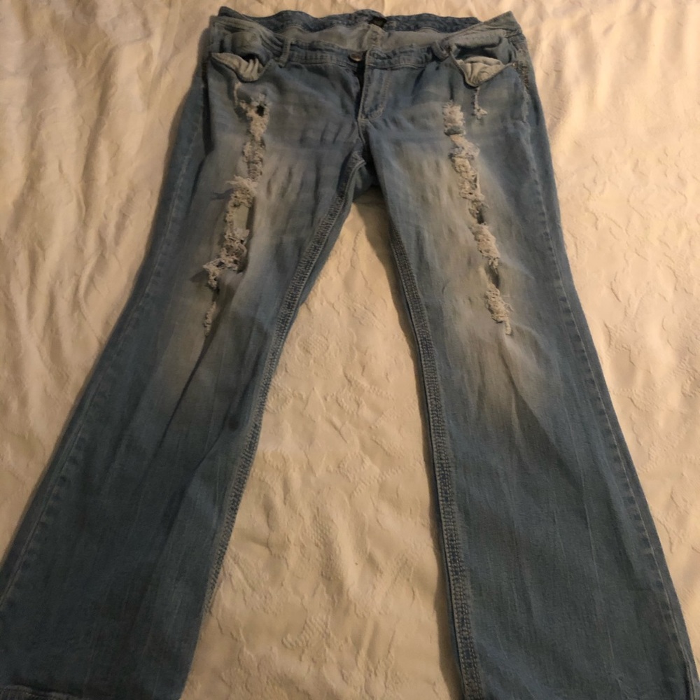 Ariya jeans